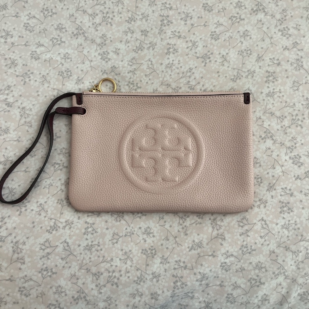 Light pink Tory Burch wristlet